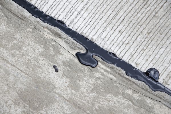 Pavement Crack Sealing in Rogers