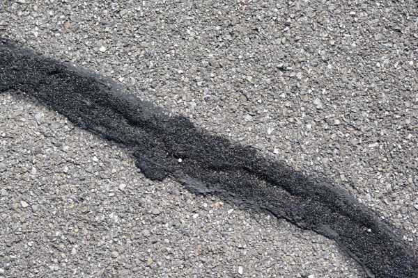 Asphalt Crack Sealing in Rogers